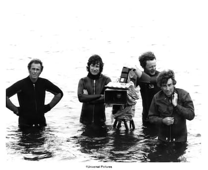 Spielberg (centro) durante el rodaje de "Tiburón"