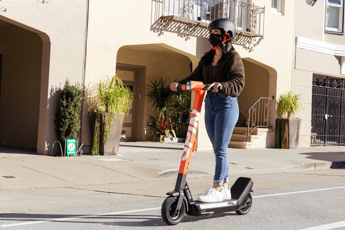 Spin, una firma subsidiaria de Ford, desarrolló un modelo de scooter equipado con una cámara que detecta la circulación correcta por vías autorizadas