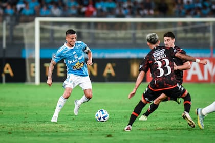 Sporting Cristal y Huracán, por la Copa Libertadores