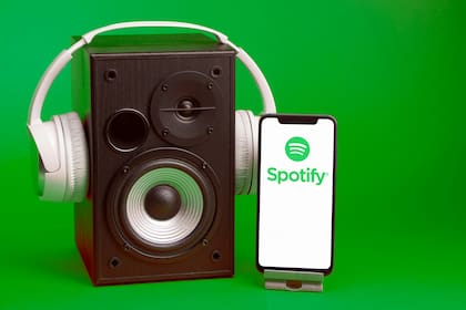 Spotify y Apple ofrecerán suscripciones pagas a podcasts