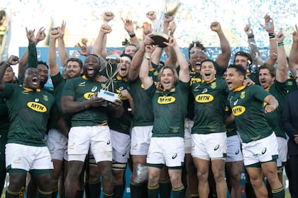 Springboks con el trofeo del Rugby Championship 2019