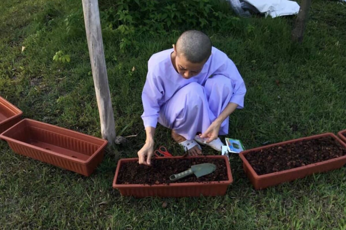 Srirasmi, divorciada del rey Rama X de Tailandia desde 2014, cumple un arresto domiciliario y permanece aislada desde la fecha (Twitter)