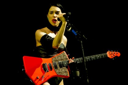 Annie Clark, alias St. VIncent: una mujer eléctrica