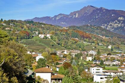 Stabio, de unos 4200 habitantes, es una comuna suiza del cantón del Tesino, situada en el distrito de Mendrisio, círculo de Stabio. Limita al norte con la comuna de Clivio, al noreste con Ligornetto, al sureste con Mendrisio, al sur con Bizzarone y Rodero, y al oeste con Cantello.