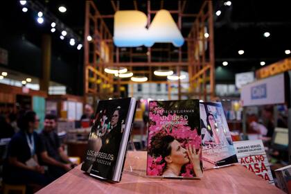 Stand colectivo de la ciudad en la Feria del Libro