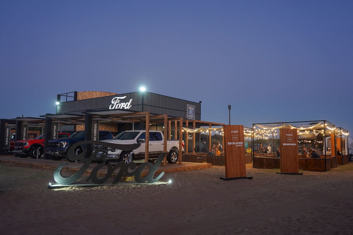 Stand de Ford Summer Experience en Pinamar Norte.