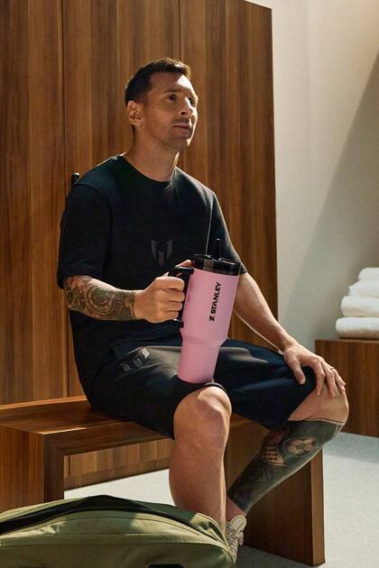 Stanley ha lanzado colecciones con estrellas del pop como Olivia Rodrigo y Post Malone. El 14 de julio, la empresa anunció una nueva gama con Lionel Messi.