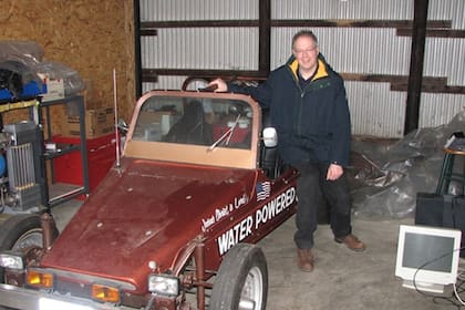 Stanley Meyer, el creador del motor de autos que funcionaba con agua