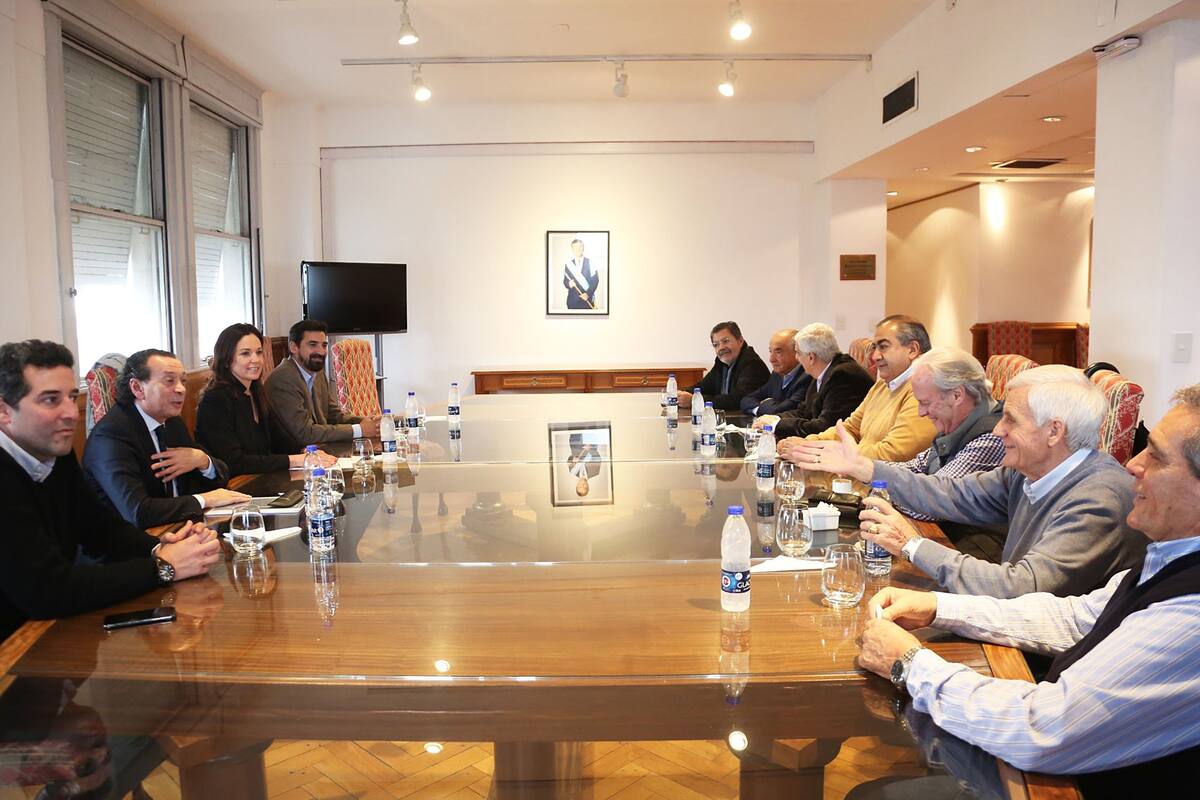 Stanley y Sica recibieron hoy a la cúpula de la CGT