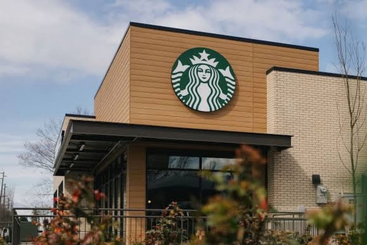 Starbucks confirmó el cierre de aproximadamente 250 locales en Norteamérica