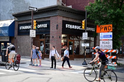 Starbucks, fundada en 1971, es una de las cadenas de café más grandes y populares a nivel mundial (Archivo)