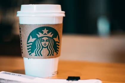 Starbucks retiró del mercado una famosa bebida en EE.UU. por posible presencia de vidrio