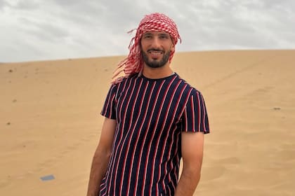 Stefano Brundo en el desierto de Dubai