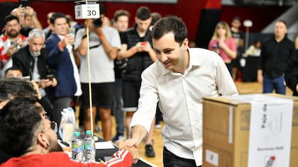 Stefano Di Carlo, candidato del oficialismo, es el elegido por los socios de River para suceder en el cargo a Jorge Brito