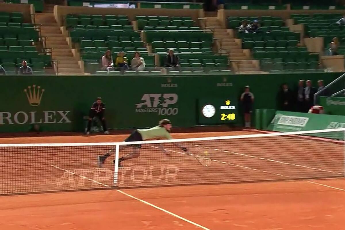 Stefanos Tsitsipas se juega la vida y consigue un enorme punto ante Diego Schwartzman