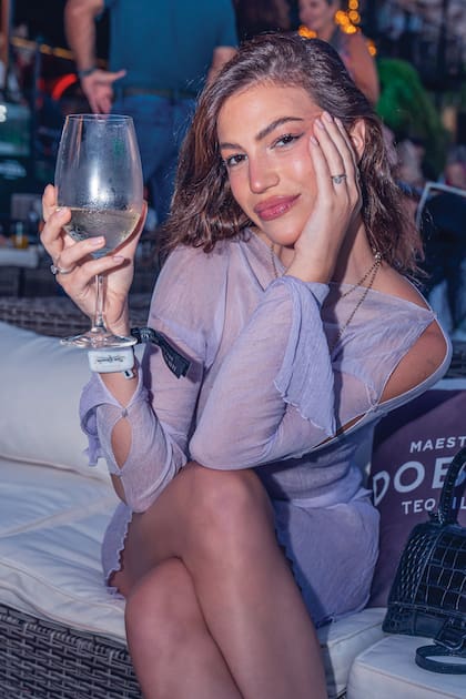 Stefi Roitman, que estuvo en Marbella sin su marido, Ricky Montaner, también disfrutó de las canciones del Sol de México.