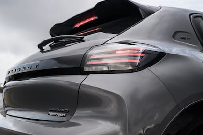 Stellantis comenzó a fabricar los Peugeot 208 y 2008 híbridos en la Argentina