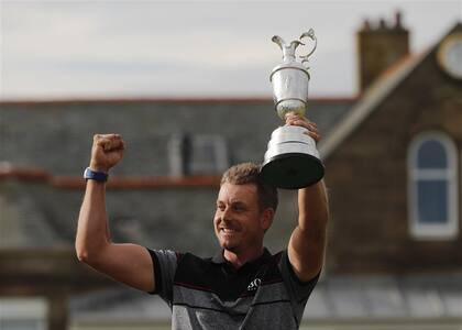Stenson celebra, después de doblegar en una titánica batalla a Phil Mickelson