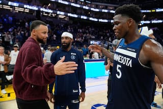 Stephen Curry jugará el play-in si su rodilla lo permite, dice Steve Kerr