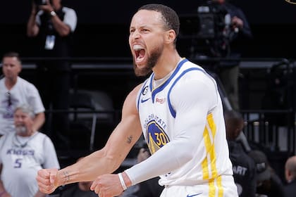 Stephen Curry quebró un récord de Kevin Durant en séptimos juegos de los playoffs de la NBA