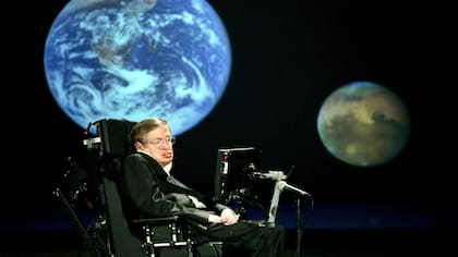 Stephen Hawking y un pronóstico apocalíptico: la vida terrestre colapsará en 600 años
