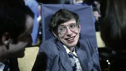 Stephen Hawking jamás buscó transmitir desaliento; al contrario, impulsó una invitación a valorar cada instante para investigar y descifrar los misterios de la realidad