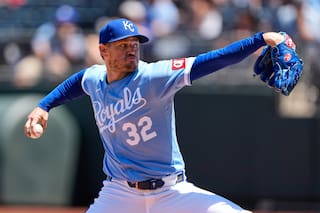 Stephen Kolek brilla en el montículo, Maikel García impulsa tres y Reales vencen 4-0 a Astros