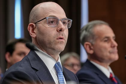 Stephen Miran, elegido por Trump, votó a favor de una reducción de medio punto