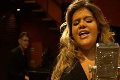 Stephy Ayala hizo público que la joven le debe dinero por la composición de cinco canciones.