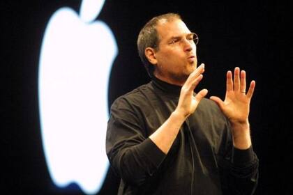 Steve Jobs, el fundador de Apple, presentó iTunes como una "revolución" en el año 2001, cuando reinaban los CDs