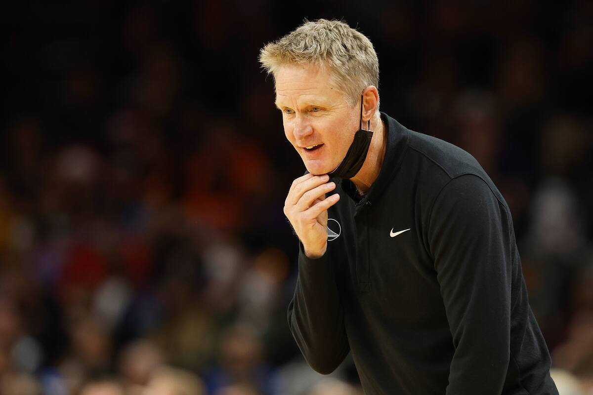 Steve Kerr, entrenador de Golden State Warriors, es considerado uno de los mejores preparadores de la historia de la NBA.