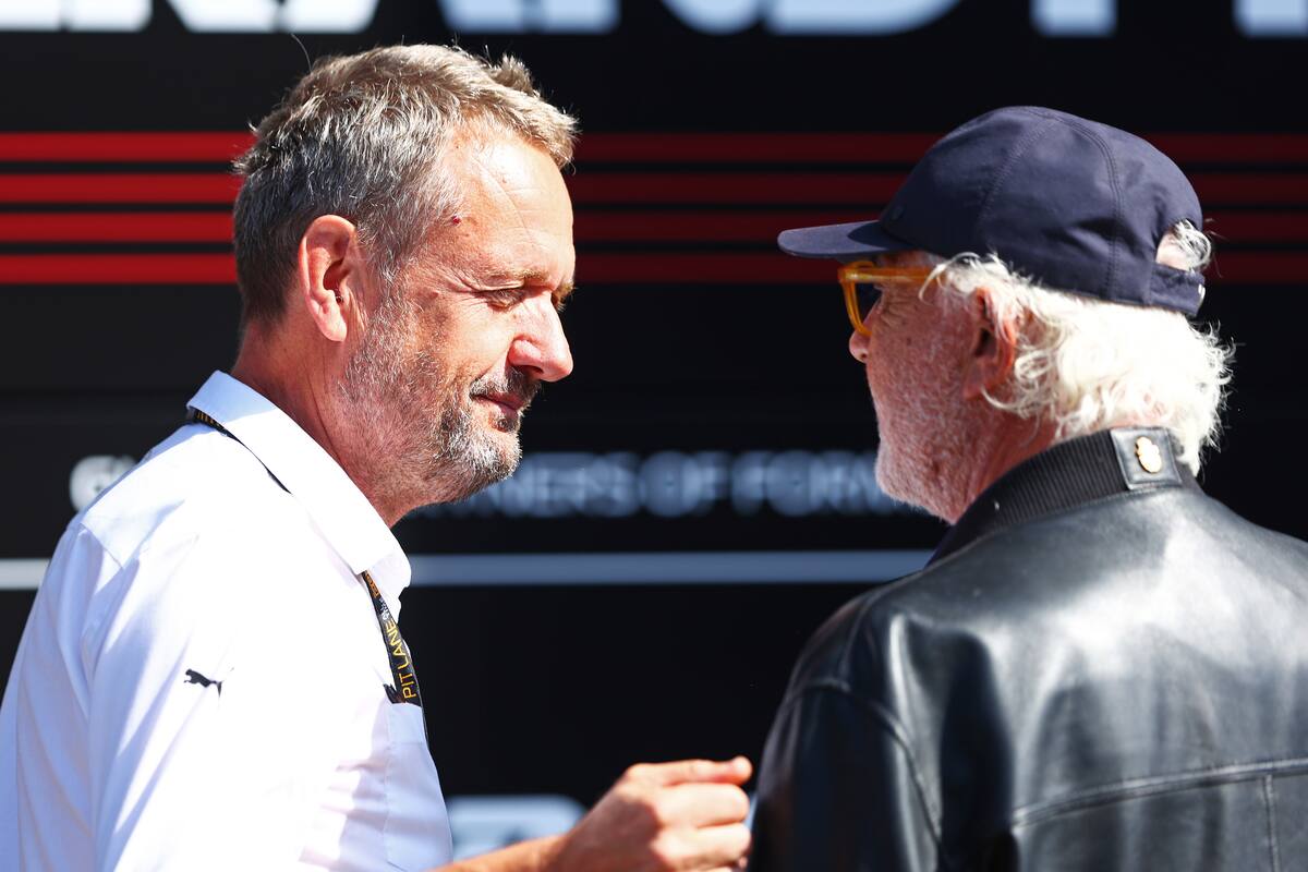 Steve Nielsen y Flavio Briatore trabajan para el monoplaza de Alpine de 2026. (Photo by Clive Rose/Getty Images)