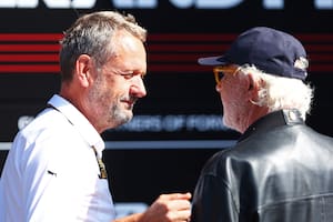 Steve Nielsen y Flavio Briatore trabajan para el monoplaza de Alpine de 2026. (Photo by Clive Rose/Getty Images)