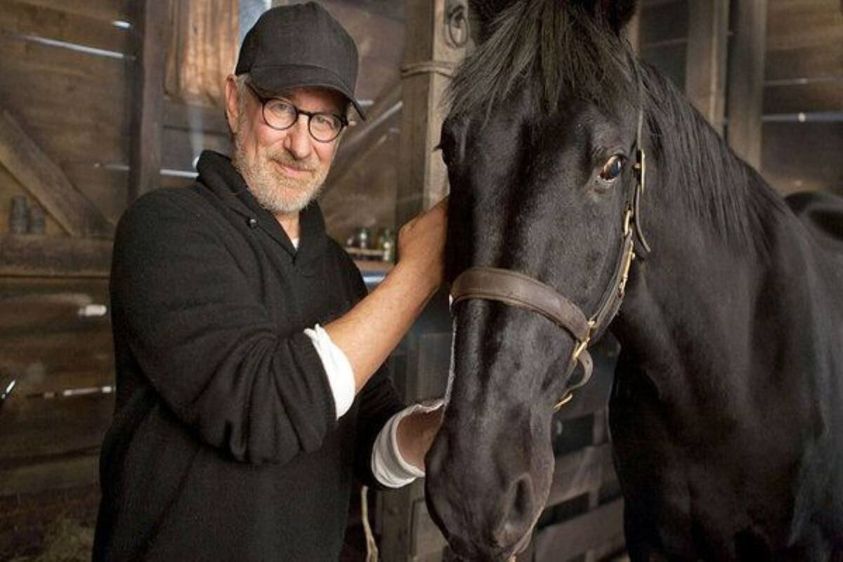 Steven Spielberg llevó su pasión por los caballos al cine cuando filmó una historia de la segunda guerra mundial