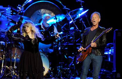 Stevie Nicks y Lindsey Buckingham en 2013 durante un show de Fleetwood Mac