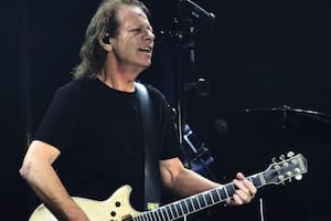 Stevie Young, tras el susto, fue dado de alta