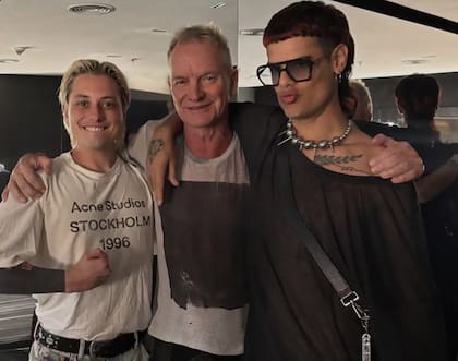 Sting, con Ca7riel y Paco Amoroso