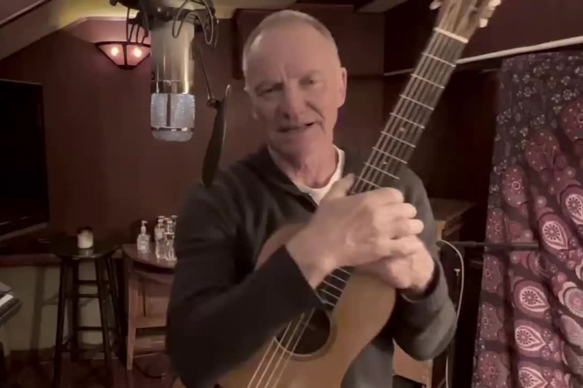 Sting pide por la paz y vuelve a interpretar su clásico "Russians"