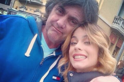 Stoessel acompaña a su hija desde el día uno en que empezó su carrera