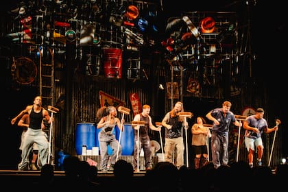 Stomp, en escena