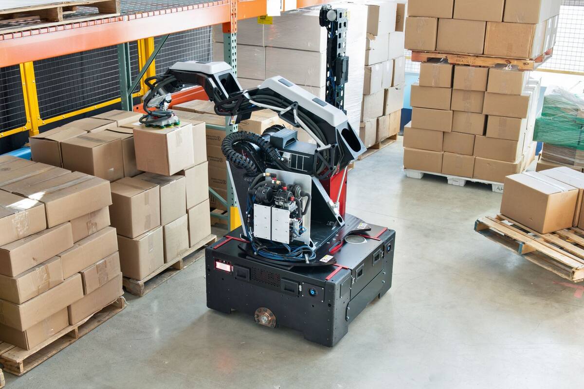 Stretch es el nuevo robot de Boston Dynamics especializado en el trabajo en depósitos y entornos industriales