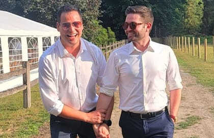 Stuart Martin se mudó a EE.UU. junto a su esposo en octubre de 2023