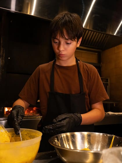 Su amor por la cocina comenzó a los tres años de edad gracias a la ayuda de su mamá