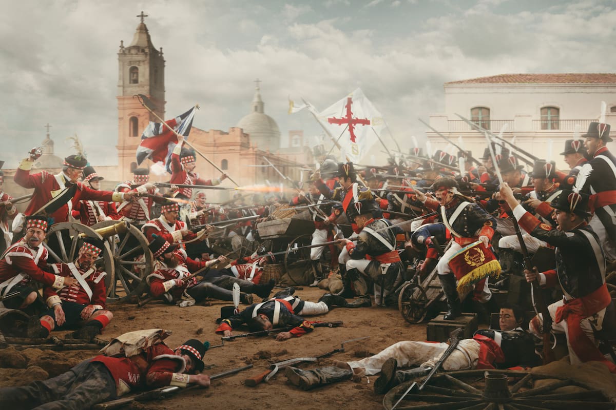 Su colección "Batallas" es la más reciente. Esta imagen representa la lucha por la independencia en la segunda invasión inglesa de 1807. En ese episodio las tropas británicas fueron rechazadas cuando intentaron ocupar Buenos Aires.