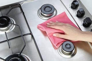 ¿Cómo limpiar los paños de cocina para quitar el olor a humedad y las manchas?