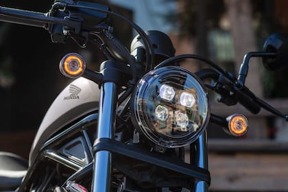 Su diseño clásico cuenta con nuevos modelos en azul y beige perla