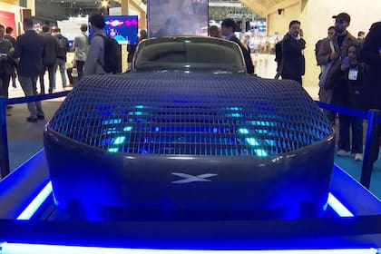 Su diseño es futurista, con un chasis de malla de fibra que emana un aspecto simil al de las representaciones de autos voladores de los films de ciencia ficción