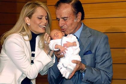 Carlos Saúl Menem y la ex Miss Mundo se convirtieron en padres de su único hijo cuando él tenía 73 años