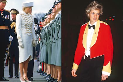 Su faceta más lúdica y divertida quedaba al descubierto cuando sumaba a sus outfits altas cuotas de creatividad y algo de riesgo. Por ejemplo, su traje de Catherine Walker con pasamanería marcó el tono militar en Sandhurst en 1987 (izquierda); y la chaqueta de la casa de ropa masculina e uniformes militares Gieves y Hawkes y un moño fueron el toque perfecto para estar a tono en una comida del Regimiento Real de Hampshire, en 1990 (derecha).