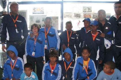 Su hijo Caetano en el equipo de Sao Vicente. Primera vez que Cabo Verde participó en las Olimpíadas de 2014